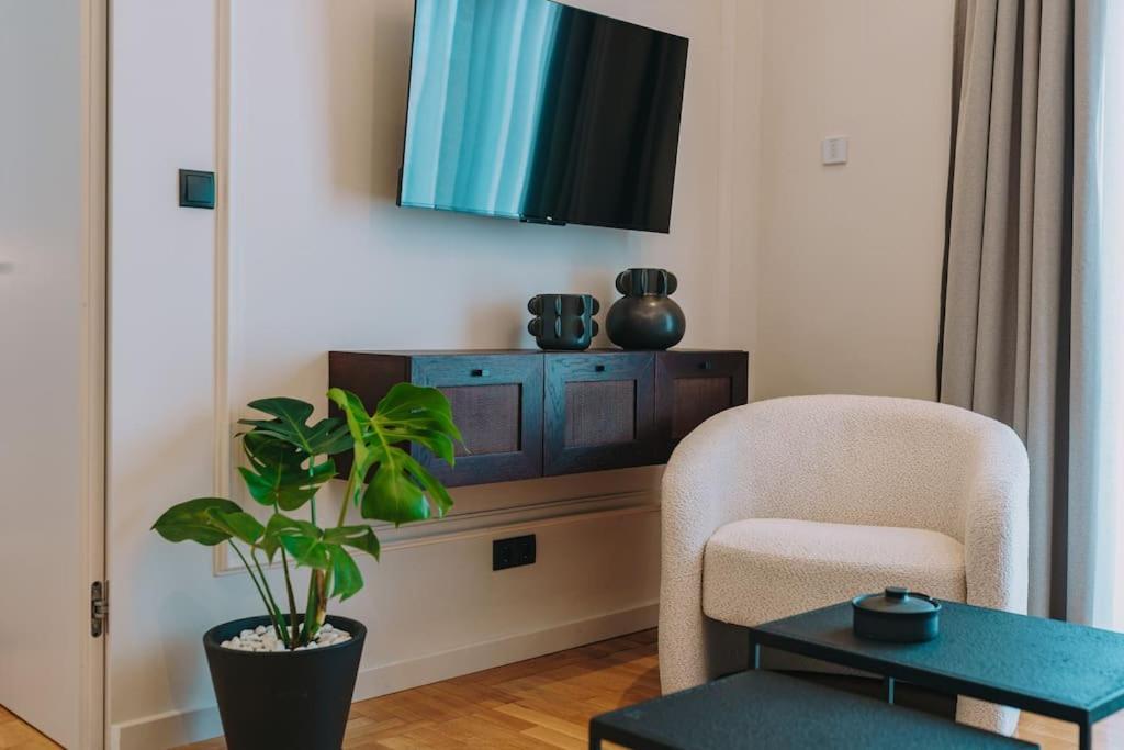 Luxury With Acropolis View Balcony And Jacuzzi * Athens