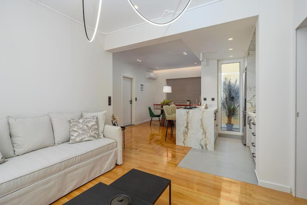Luxury With Acropolis View Balcony And Jacuzzi Apartment Athens