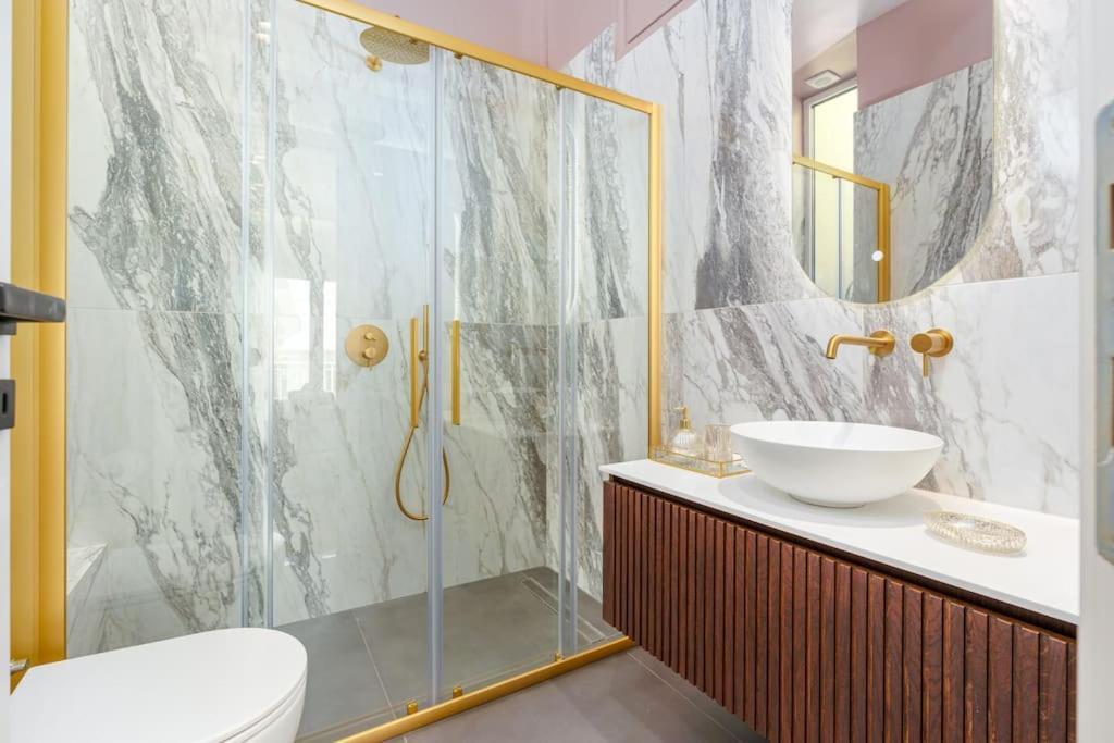Apartment Luxury With Acropolis View Balcony And Jacuzzi *