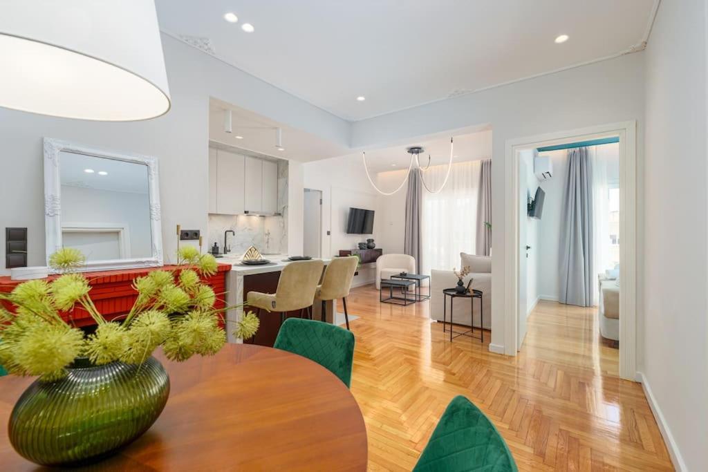 Luxury With Acropolis View Balcony And Jacuzzi Apartment Athens