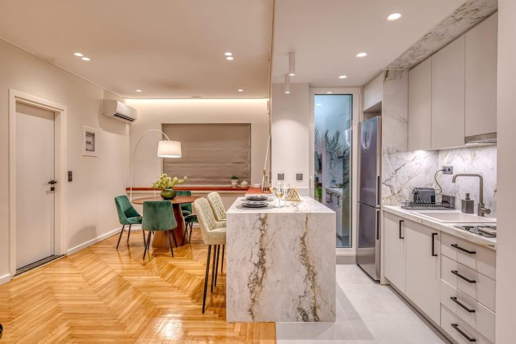 Luxury With Acropolis View Balcony And Jacuzzi Apartment